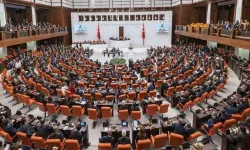 Doğum İzni ve Sosyal Medya Düzenlemesi Kabul Edildi