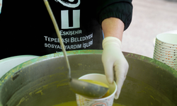 Tepebaşı’nda Cuma Çıkışı Çorba İkramı