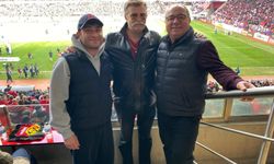 ES-ES'E SANATÇI DESTEĞİ