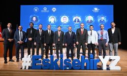 Eskişehir Yapay Zekâ Zirvesi Yoğun Katılımla Sürüyor