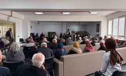 Yaşlılara Tiyatroyla Moral Desteği