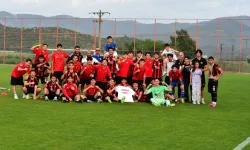 Es-Es’in Yavru Şimşekleri İzmir’i Alev Topuna Çevirdi: U 19 Takımı Yomraspor’u Sahadan Sildi, 5-0’lık Skorla Yer Yerinden Oynadı!