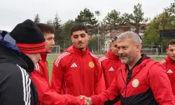 Eskişehirspor’a Play-Off Öncesi Moral Desteği! Anadolu Üniversitesi’nden Dikkat Çeken Ziyaret
