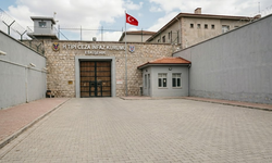 Emekli Müdür Eskişehir Cezaevini 36 Yıl Sonra Ziyaret Etti