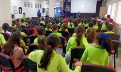 Eskişehir polisi Sarıcakaya’da öğrencilerle buluştu