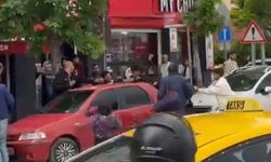 Eskişehir'de Cadde Ortasında Tekmeli Yumruklu Kavga