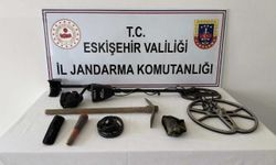 Eskişehir’de kaçak kazı yapan 2 kişi suçüstü yakalandı