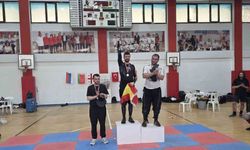 Eskişehirli Kılıç Ustası İzmir’den Madalyayla Döndü