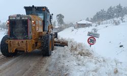 Kar Engeline Büyükşehir Müdahalesi: Yollar Açık Tutuluyor