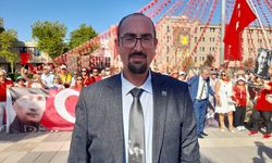 Okuldaki Atatürk Posteri Görüntüsü Tepki Çekti