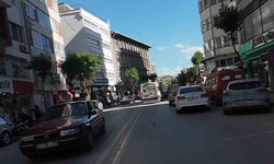 Caddede Çift Sıra Park, Trafiği Olumsuz Etkiledi
