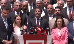 CHP'li Yalaz Genel Merkez Önünde Konuştu: “Önce Kurultay, Sonra İktidar”