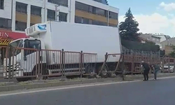 Eskişehir'de El Freni Çekilmeyen Kamyon Trafiğe Daldı