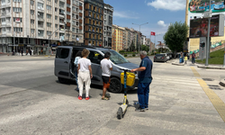 Eskişehir'de Kadın Kuryeye Araç Çarptı