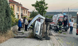 Eskişehir’de Otomobil Ağaçlara Çarptı: 1 Yaralı