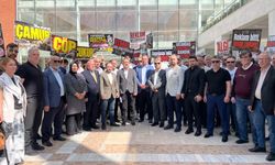 AK Parti Grubu Tepebaşı Belediyesi Önünde Konuştu: “Tuz kokmuştur”