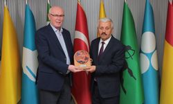 Kazım Kurt, ESOB Başkanı Karamanlı’yı Ziyaret Etti