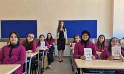 Öğrencilerden Gazze İçin Kitap Geliri Bağışı