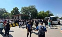 TBMM Önünde CHP Grupları Arasında Gerginlik