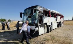 Kütahya'da Yolcu Otobüsü Devrildi: 31 Kişi Yaralandı