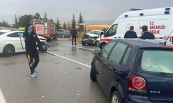Eskişehir'de Feci Kaza: 3 Araç Çarpıştı, 6 Yaralı
