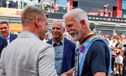 Cumhurbaşkanı Pavel'den Sürpriz: Formula 1'i Fotoğrafladı