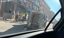 Eskişehir'de Hafif Ticari Araç Yan Yattı: 3 Yaralı