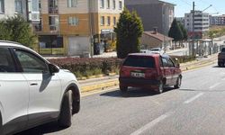 Eskişehir'de Hatalı Manevra Kazaya Yol Açtı, Sürücü Kaçtı