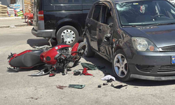 Eskişehir'de Motosiklet Otomobile Çarptı: 1 Yaralı