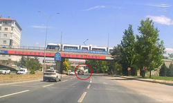 Eskişehir'de Tankerin Lastiği Seyir Halinde Patladı