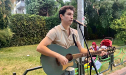 Eskişehirli Müzisyen Kendi Besteleri İçin Sokağı Seçti