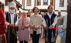 Geçmişin Zarafeti Sergisi Eskişehir'de Açıldı