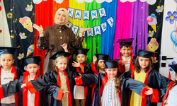 Minik Öğrencilerin İlk Karne Heyecanı