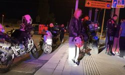 Polisin Durdurduğu 15 Yaşındaki Sürücü Ceza Tutanağıyla Poz Verdi