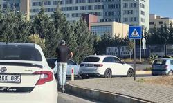 E-Skuter Sürücüsünün Tehlikeli Yolculuğu Kamerada
