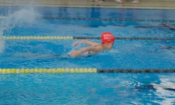 Eskişehir Kentpark Havuzunda Yüzme Yarışları Heyecanı