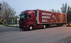 Sümer Mahallesi'nde Basketbol Sahasına Park Edilen Tır Tepki Çekti