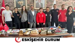 Milli Yüzücülerden İl Müdürü Hasan Kalın'a Ziyaret