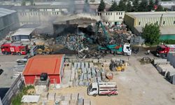 Geri dönüşüm tesisinde çıkan yangın 8’inci saatin sonunda kontrol altına alındı