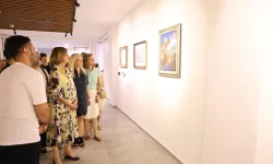 Eskişehir’de “Kesişen İzler” Sergisi Sanat Sokağı’nda Sanatseverlerle Buluştu