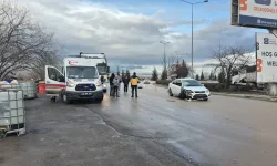 Eskişehir’de Kaygan Yolda Otomobil Tıra Çarptı, Depo Patladı