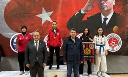 Eskişehirli Karateciler Hendek’ten Madalyalarla Döndü