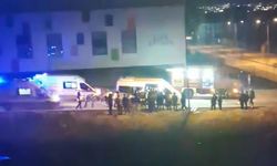 Korkutan Kaza: Servis Aracındaki Yolcular Dakikalarca Sıkıştı