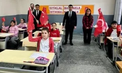 Mihalıççık’ta İlk Ders Bayrak Sevgisiyle Başladı