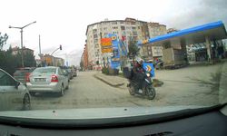 Motosikletli Kurye Ters Yöne Girdi, Tehlike Saçtı