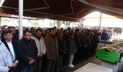 Araba almak için gittiği Antalya'da otobüs kazasında hayatını kaybeden Erdi Demirsoy toprağa verildi