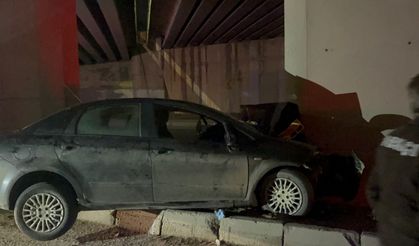 Eskişehir’de Otomobil Köprü Kolonuna Çarptı: 2 Yaralı