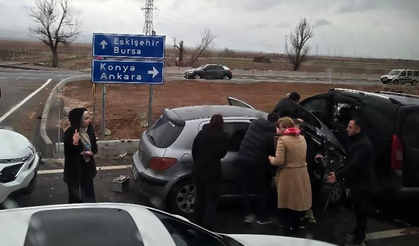 Eskişehir-Ankara Yolunda Feci Kaza: İki Yaralı Hastanede