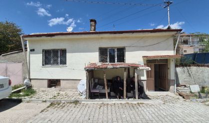 Yaşlı Adam Merdivenden Atıldı, Darp Edildi