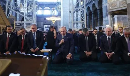 Erdoğan Ayasofya’da Kur’an-ı Kerim Okudu